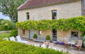 Maisons de vacances Stunning Home In Fontaine-Henry : photos des chambres