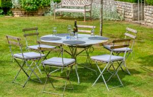 Maisons de vacances Stunning Home In Fontaine-Henry : photos des chambres