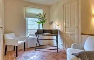 Maisons de vacances Stunning Home In Fontaine-Henry : photos des chambres