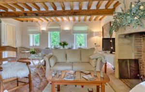 Maisons de vacances Stunning Home In Fontaine-Henry : photos des chambres