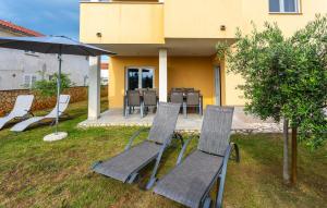 2 Bedroom Gorgeous Apartment In Omisalj