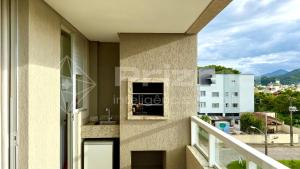 Aconchegante Apartamento na Praia de Bombas com ótima localização.