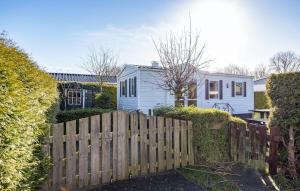 Lovely Home In Tzummarum With Wifi