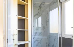 Lovely Home In Tzummarum With Wifi