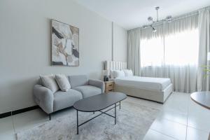 Nasma Luxury Stays - Stylish Studio Nest in JVC