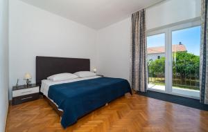 3 Bedroom Beautiful Home In Debeljak