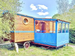 Blue : La Roulotte du Médoc