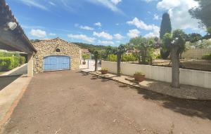 Maisons de vacances Beautiful Home In Laurens : photos des chambres