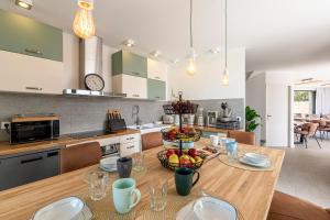 Maisons de vacances La Villa Ghijuvani - Piscine Privee avec Vue Mer : photos des chambres