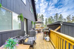 Walk to Trails Modern Munds Park Mountain Retreat