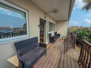 Chalet With Free Wifi At Rainbows End Near A Lovely Norfolk Beach Ref 31002R