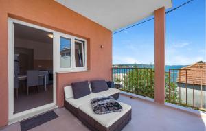 1 Bedroom Lovely Apartment In Brodarica 