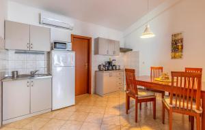 2 Bedroom Amazing Home In Medulin 