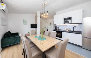 Pet Friendly Home In Kastel Kambelovac