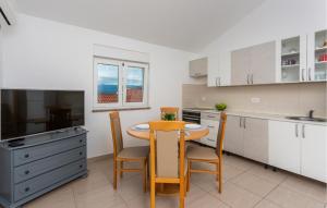 2 Bedroom Lovely Apartment In Omisalj 