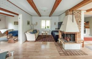 2 Bedroom Nice Home In Munka-Ljungby