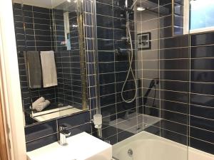 Central 2Bedroom Apartment with Terrace and Garage
