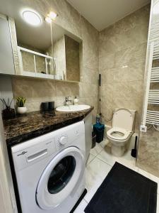 Appartements New Cozy Apartment in Paris center metro 7 & 14 : photos des chambres