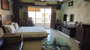 Siddha Xanadu Studio