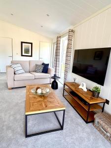 Hollicarrs - Oak Tree Lodge