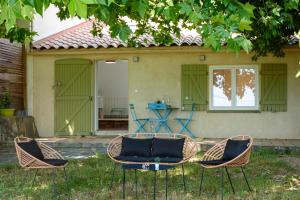 Dépendance dun mas provençal