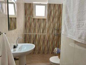 El Greco Apartment in Kos Town, Walking Distance to the Beach - No 15