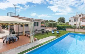 Stunning Home In Castel Volturno