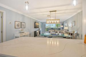 Crescent Royale Condominiums 103