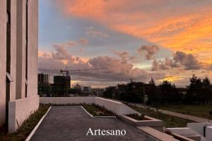 Deluxe Private Studio Pad JKIA SGR