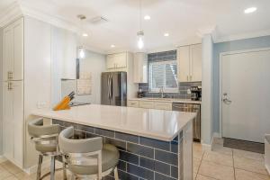 Crescent Royale Condominiums 103