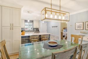 Crescent Royale Condominiums 103