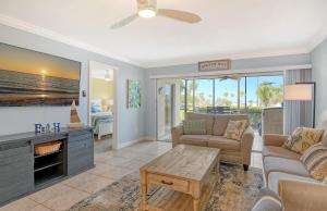 Crescent Royale Condominiums 103