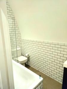 A Peaceful & Stylish Retreat in Vibrant London