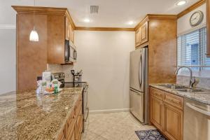 Crescent Royale Condominiums 205