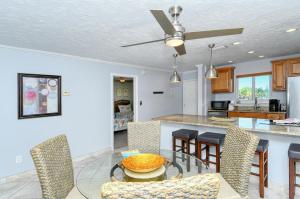 Crescent Royale Condominiums 211