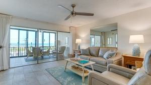 Crescent Royale Condominiums 403