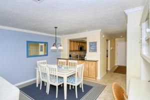 Crescent Royale Condominiums 1C