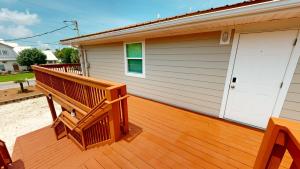 Canal Breeze Cottage