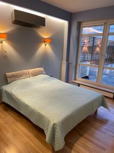 Słoneczny Penthouse z tarasem i jacuzzi 8 plus 2 osób Stadion Narodowy Francuska