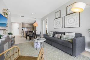 Modern Doral Condo w Free Parking