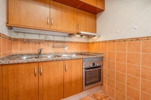 HostWise - Sunny Flat Near Praia da Rocha