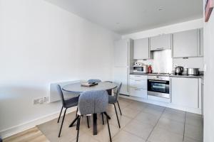 Argyle Street Apartments