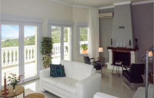 Three-Bedroom Holiday Home  room in Awesome home in Partida Trullent w/ Outdoor swimming pool and 3 Bedrooms