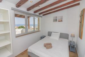 WOW!Ocean view house, just few steps from the beach