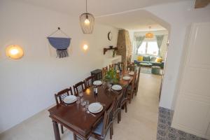 WOW!Ocean view house, just few steps from the beach