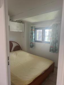 Petite maison climatisée 35 m2 avec piscine-Le Lavandou-plage 700 m