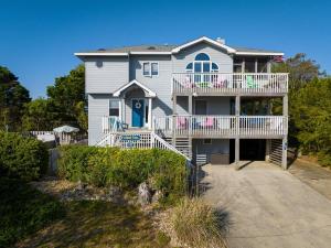 Private Pool Oceanside Walkable to Downtown Duck