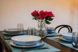 Cozy Rooftop Flat - Steps from the sea - AC and WiFi