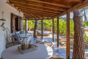 Amouage Boutique Home