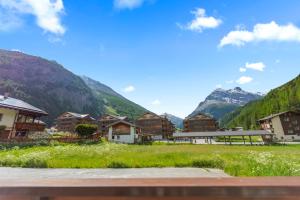 Vue, 2 terrasses & parking privé - Saas-Grund